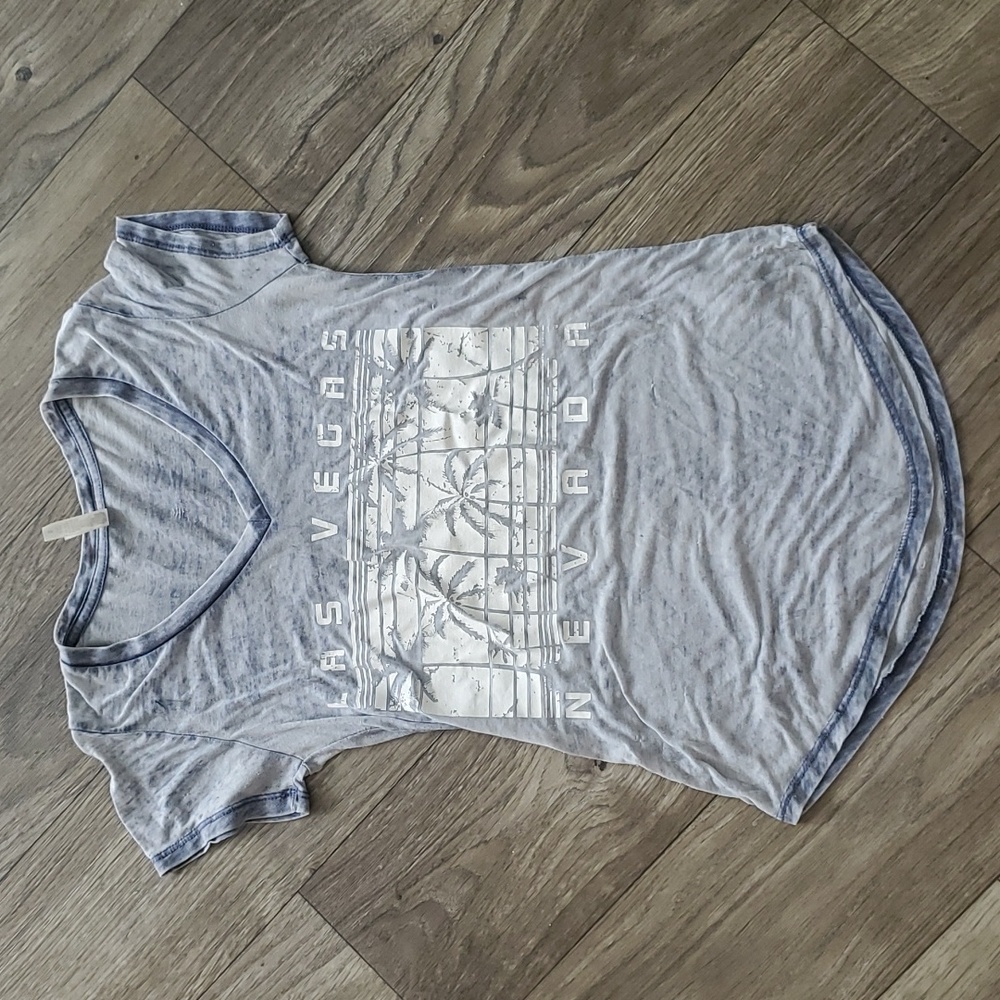 Las Vegas Lightweight V Neck Tshirt Size Small